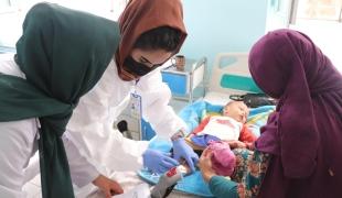 Afghanistan : MSF observe une augmentation alarmante des cas de rougeole traités dans des centres de santé à Balkh, Hérat et Helmand