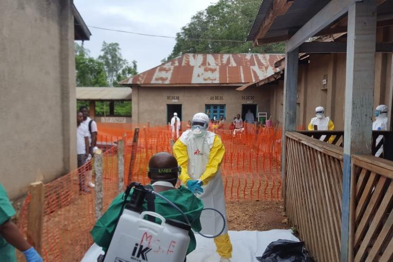 Intervention des équipes de MSF dans la localité de Mangina, en réponse à une épidémie d'Ebola. République démocratique du Congo. Août 2018.