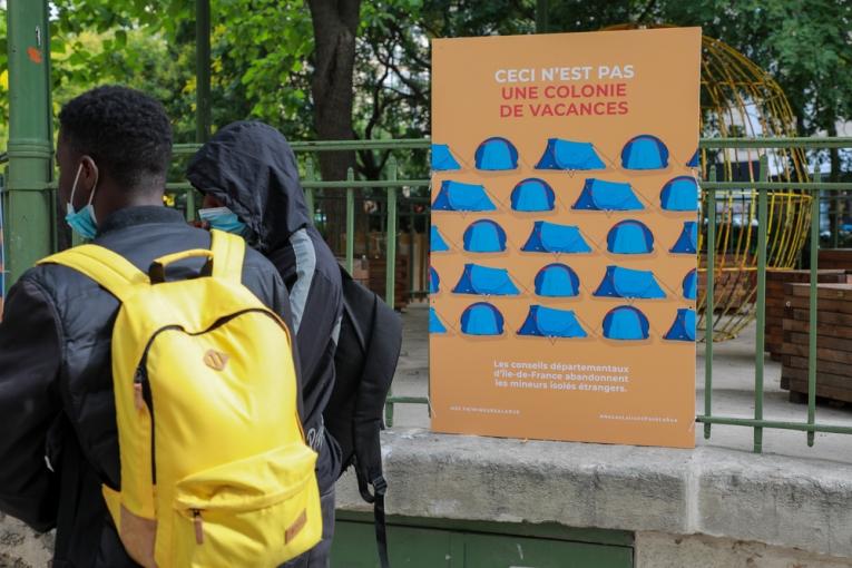 Installation du camp à Paris, près de la place de la République, juin 2020