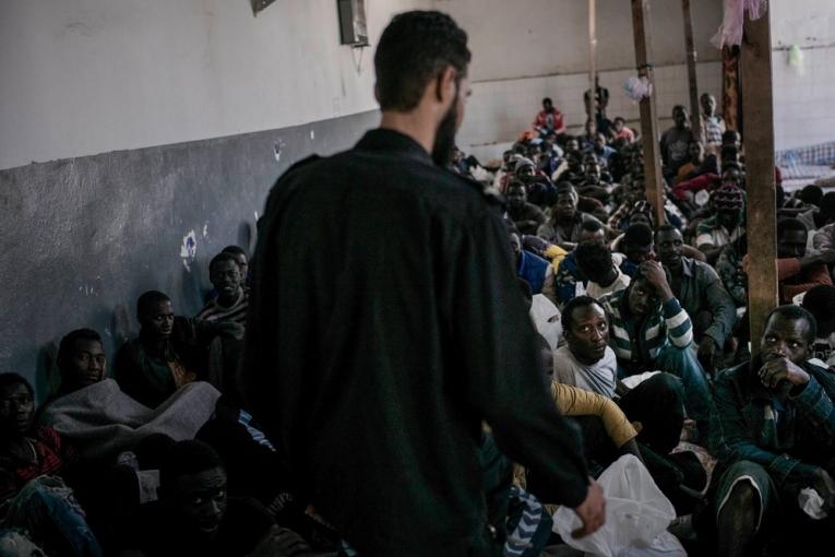 Hommes retenus dans le centre de détention d'Abu Salim, Tripoli (Libye).