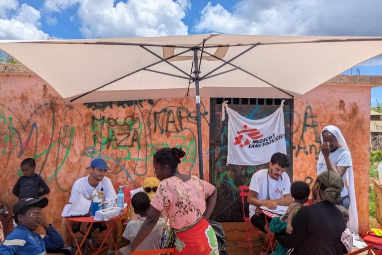 Clinique mobile à Kahani, Mayotte. ©MSF 