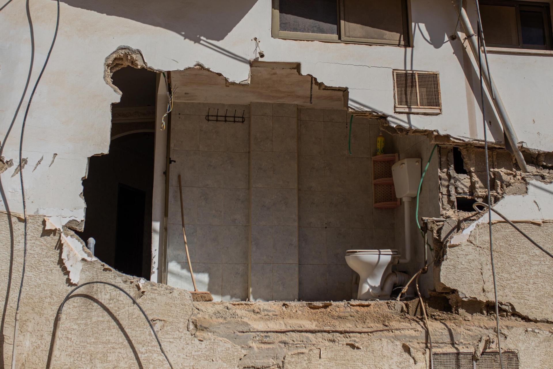 Destruction d'une maison dans la ville de Jénine, Cisjordanie, à la suite de plusieurs incursions de l'armée israélienne. Palestine, septembre 2024.