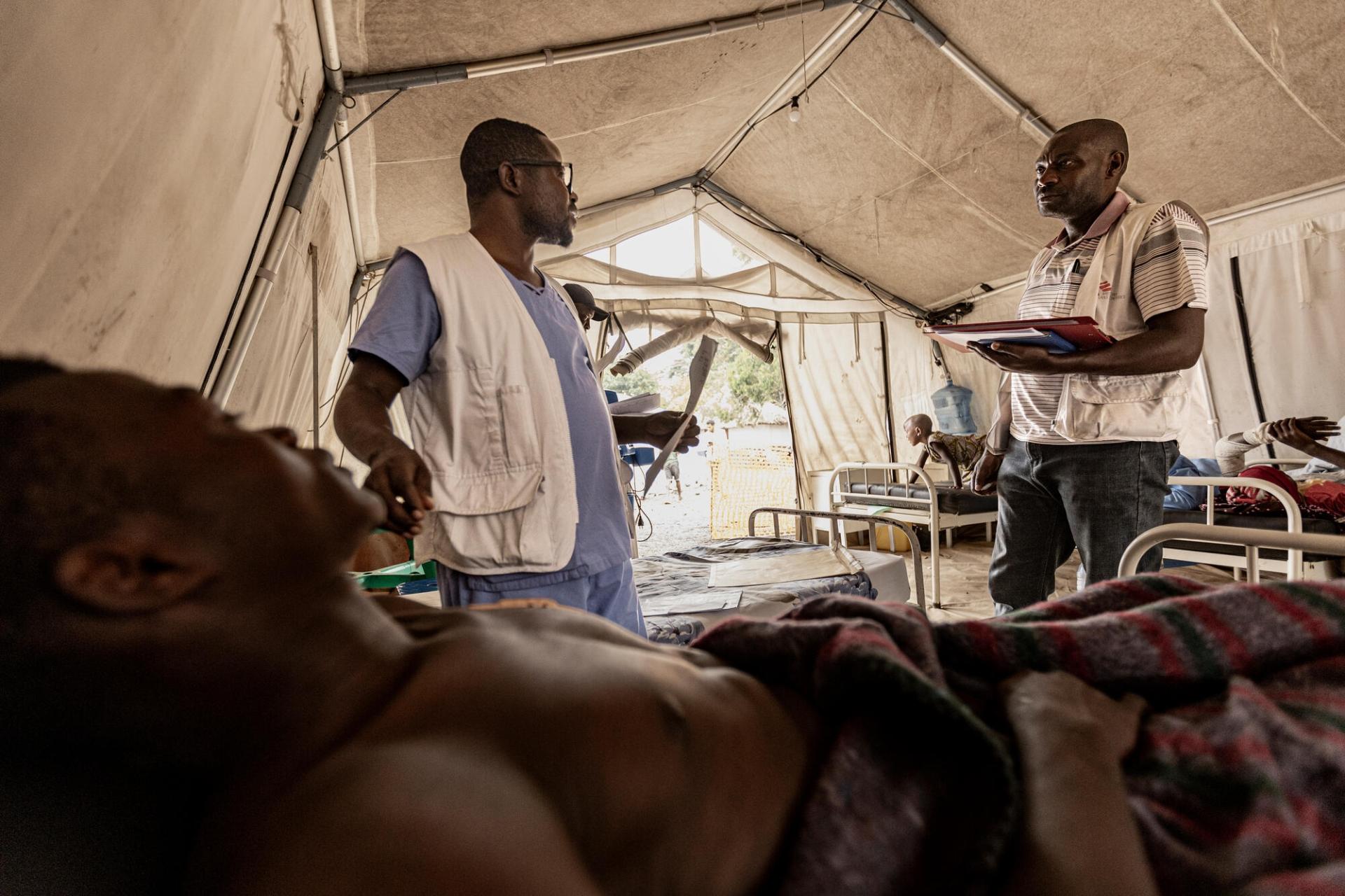 Vue d'une tente installée dans l'hôpital de Kyeshero à Goma, que les équipes MSF soutenaient avant les combats qui ont touché la ville. De nombreux blessés ont été pris en charge.