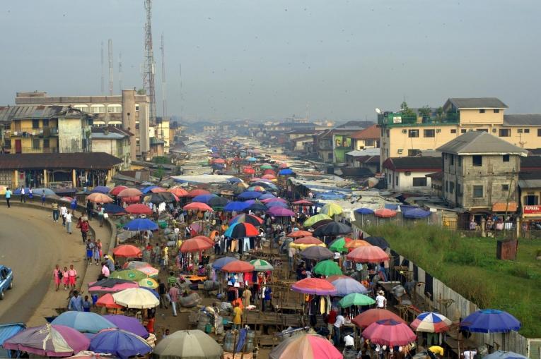 Le marché de Port Harcourt, Nigéria. Décembre 2011.
 © Yann Libessart/MSF