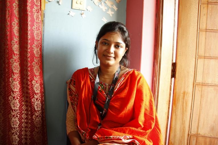 « Les femmes qui viennent dans&nbsp;notre clinique sont agressées physiquement par leur mari. » déclare Rupa, conseillère au dispensaire pour femmes de MSF à Kamrangirchar, un bidonville du sud de Dhaka.&nbsp; « Ce sont les patientes qui viennent à nous parce qu'elles sont totalement dévastées. »
 © Amber Dowell/MSF