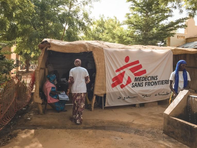 Le poste de santé mis en place par MSF sur le site des déplacés.
 © Aichata Diakité/MSF