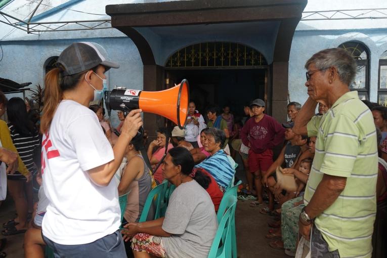 Une équipe MSF lors d'une clinique mobile dans la province de Camarines Sur. Novembre 2024.
 © Regina Layug Rosero/MSF