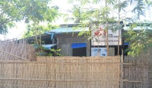 La clinique mobile de MSF, désormais hors service, dans l'un des cinq camps de Pauktaw, où le personnel de santé local n'est pas en mesure de réapprovisionner les fournitures médicales, qui sont presque épuisées.