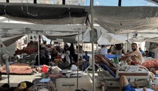 L’hôpital Nasser dans le sud de Gaza est surpeuplé avec des patients
