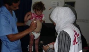 Soins post opératoires (pansements)  Clinique MSF  Bande de Gaza  Juillet 09