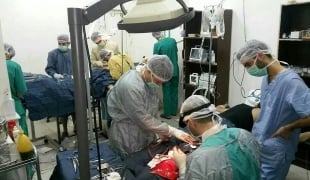 Dans un hôpital de fortune à l'Est de Damas en Syrie en 2013.