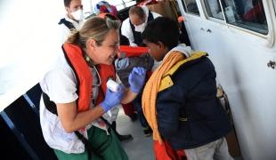 Erna Rijnierse médecin MSF sur le bateau My Phoenix.