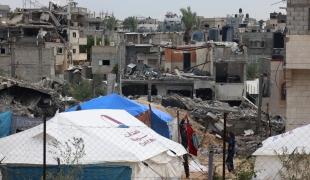 Vue d'un camp de personnes déplacées à proximité de l'hôpital Indonésien de Rafah. Janvier 2024. 