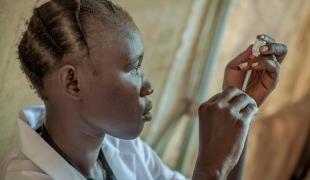 Vaccination dans le camp de Yida au Soudan du Sud en juillet 2013. Yann Libessart/MSF
