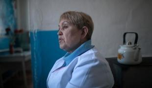 Ukraine  Svetlana est infirmièrdans le centre de santé du village de Kouteynikovo