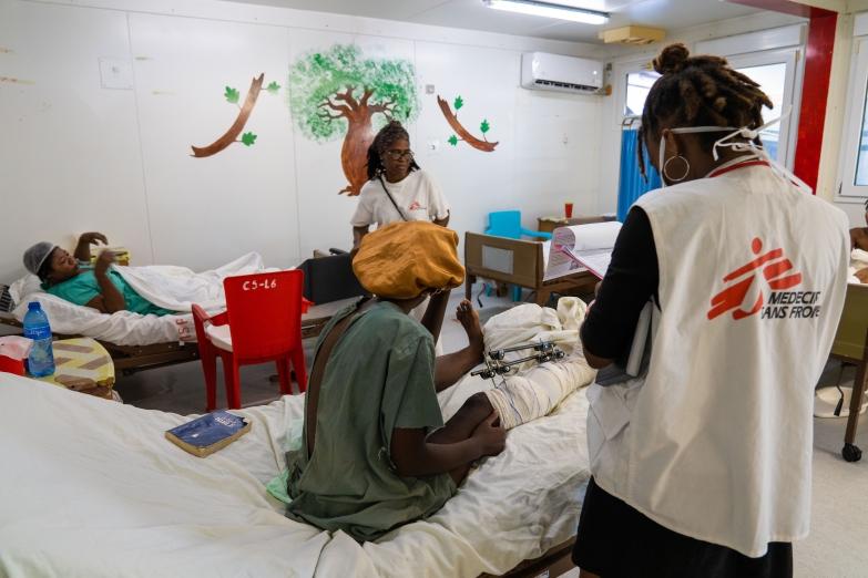 Femmes hospitalisées à l'hôpital MSF de Tabarre à Port-au-Prince, lors d’une vague de violence en février et mars 2024. ©Luce Cloutier/MSF